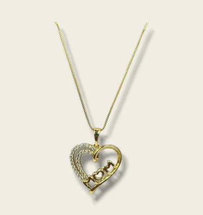 Collier Élégant avec Pendentif Coeur "Maman"