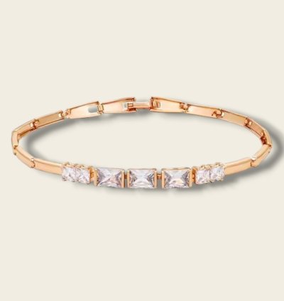 Bracelet Doré avec pierres étincelantes en forme carrée - Élégance et raffinement